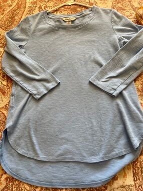 Tommy Bahama blue 3/4 Sleeve Crewneck Top small